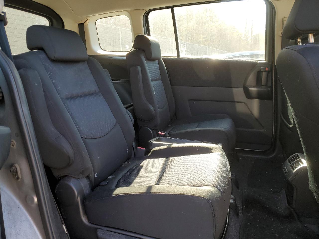 2010 Mazda 5 - Image 11