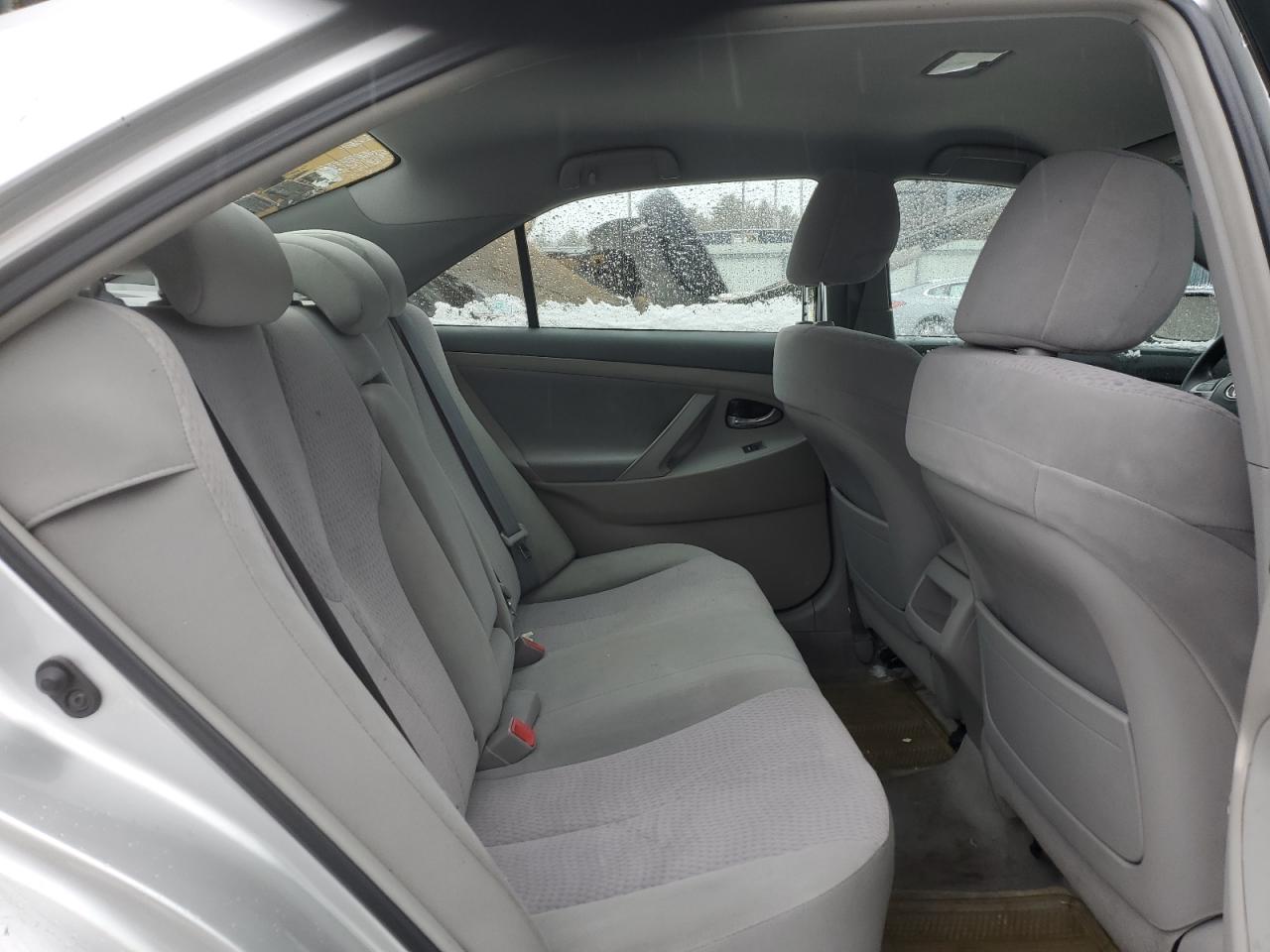 2010 Toyota Camry - Image 10
