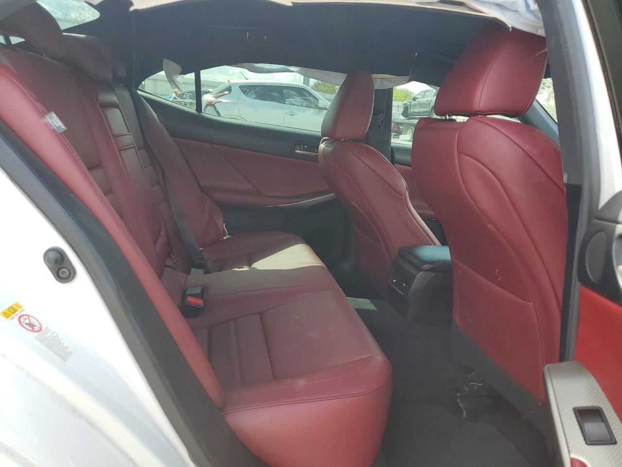 2018 Lexus IS - Image 10