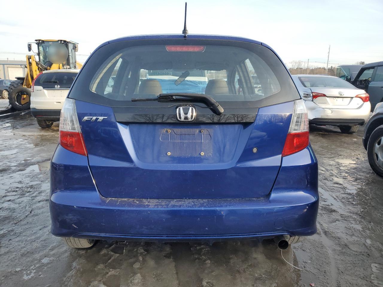 2010 Honda Fit - Image 6