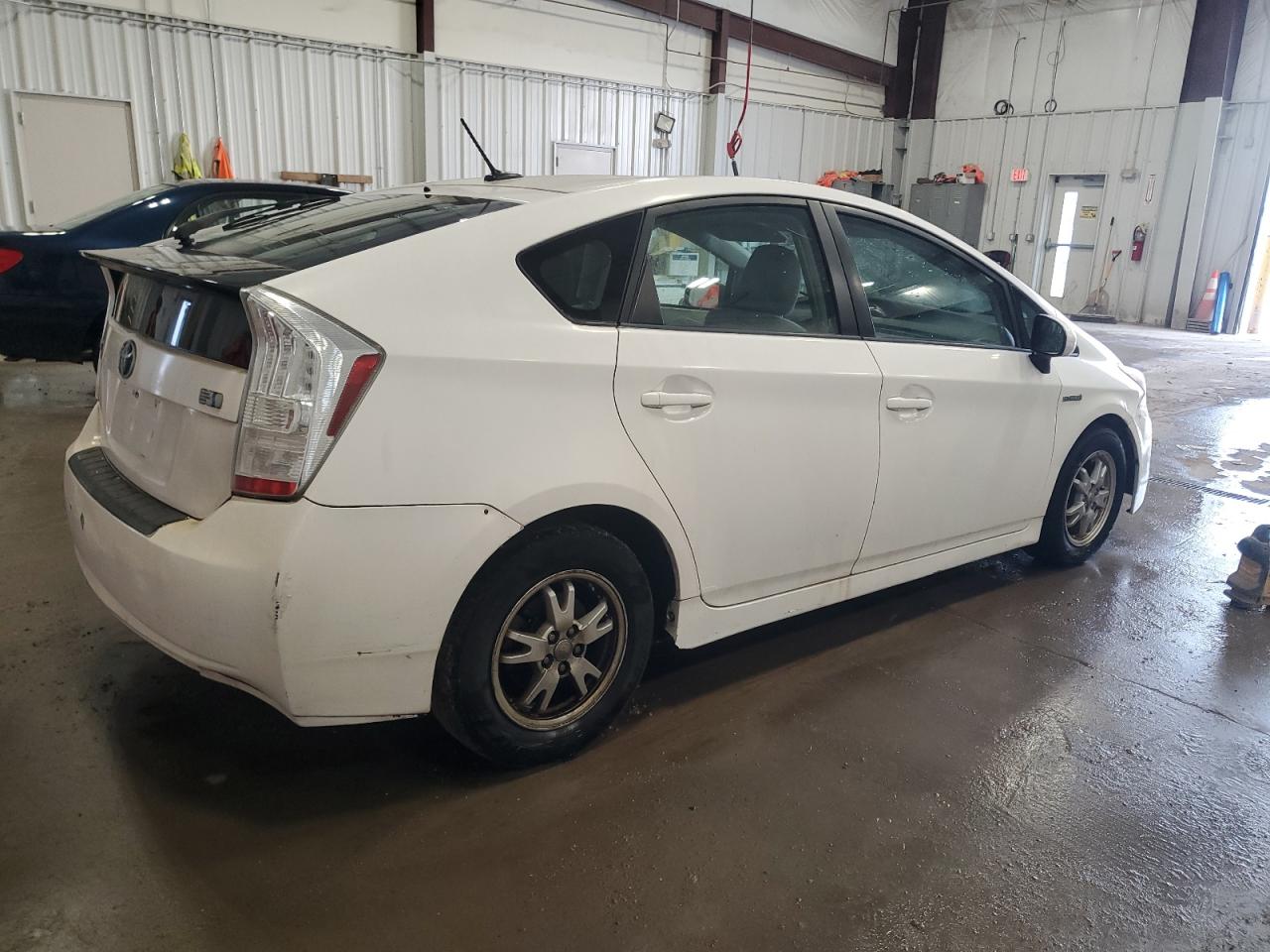 2010 Toyota Prius - Image 3