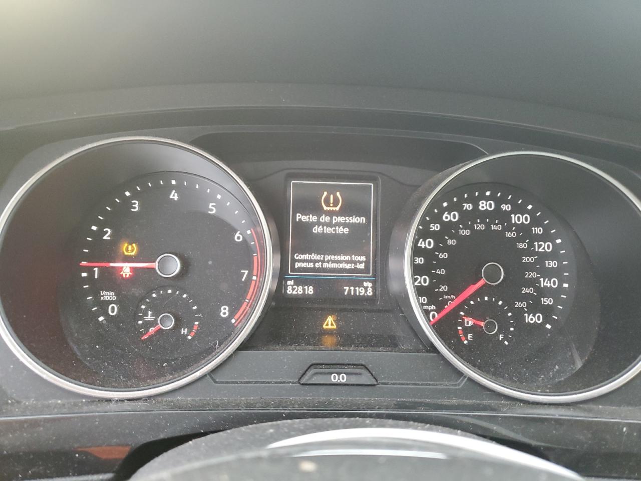 2018 Volkswagen Tiguan - Image 9