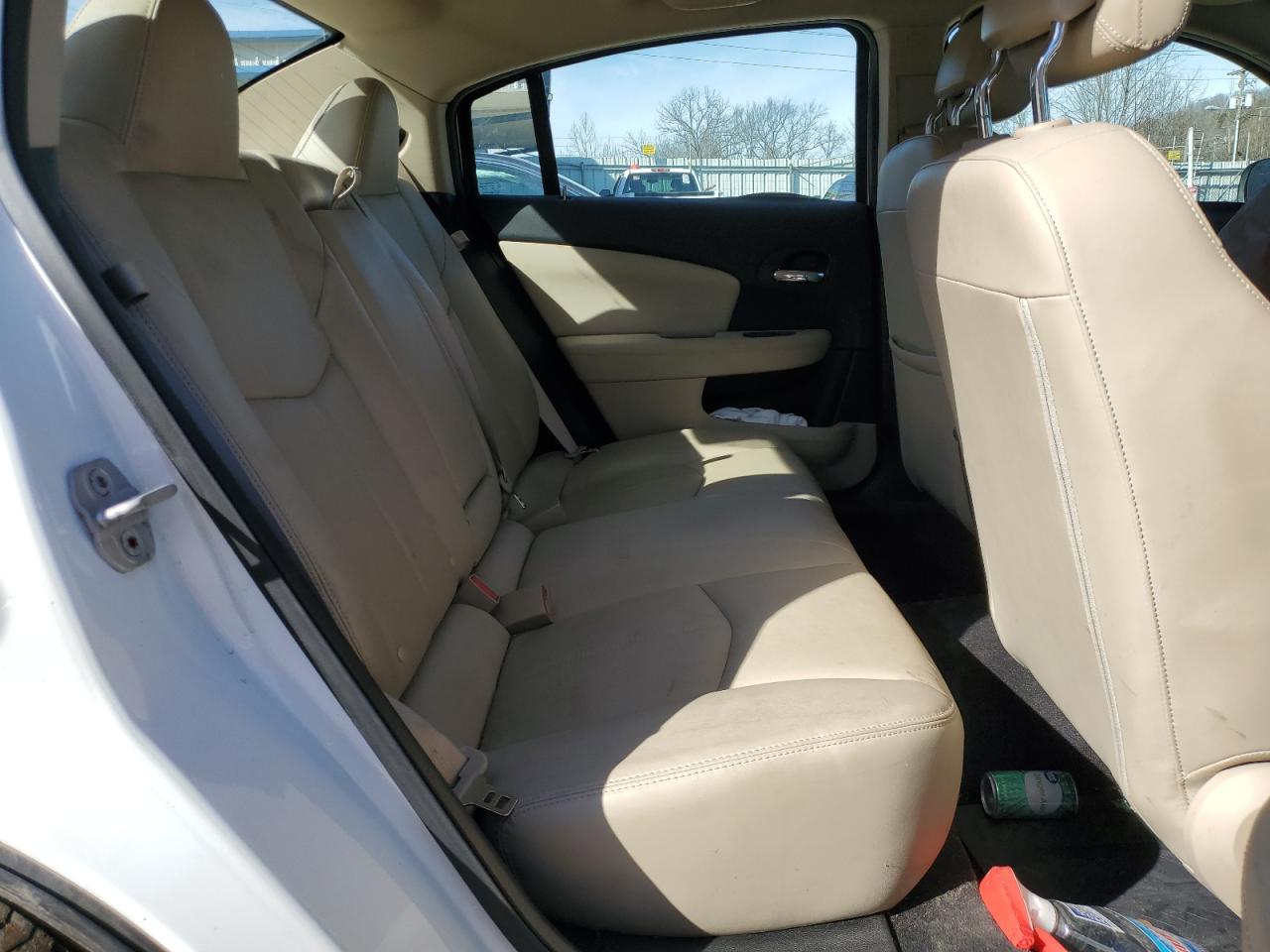 2013 Chrysler 200 - Image 10