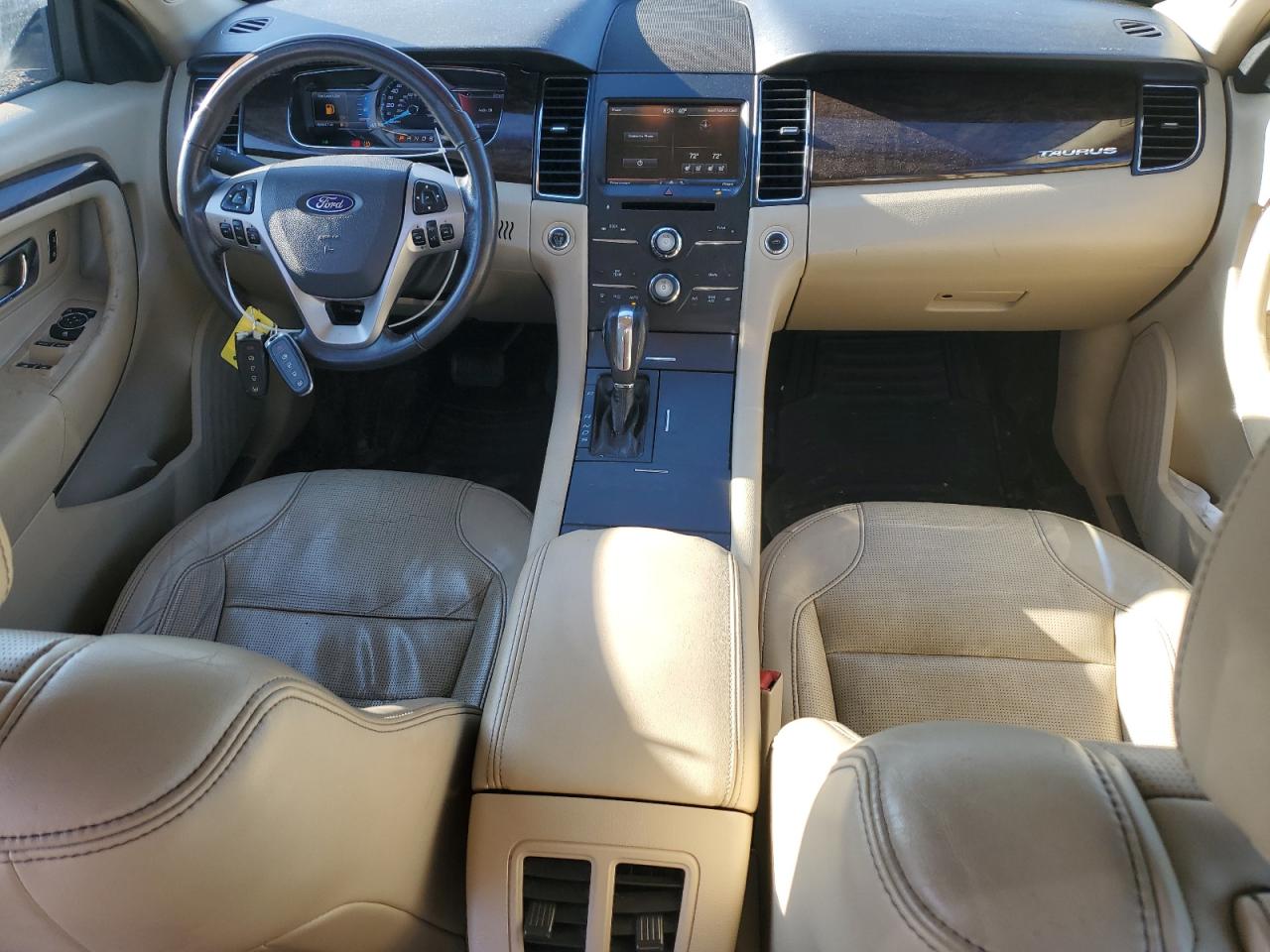 2015 Ford Taurus - Image 8