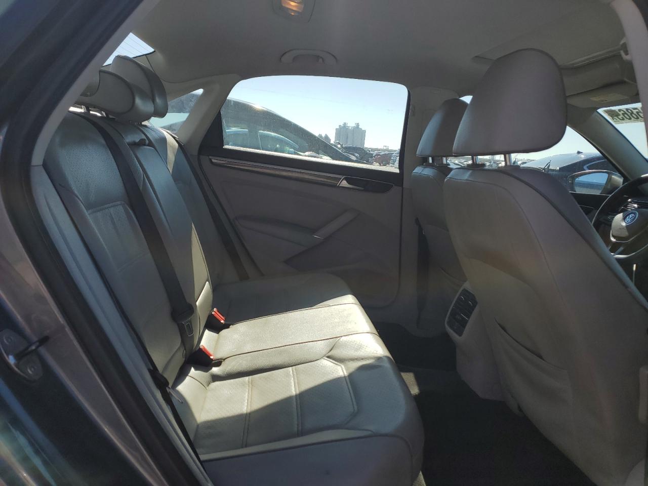2016 Kia Optima - Image 10