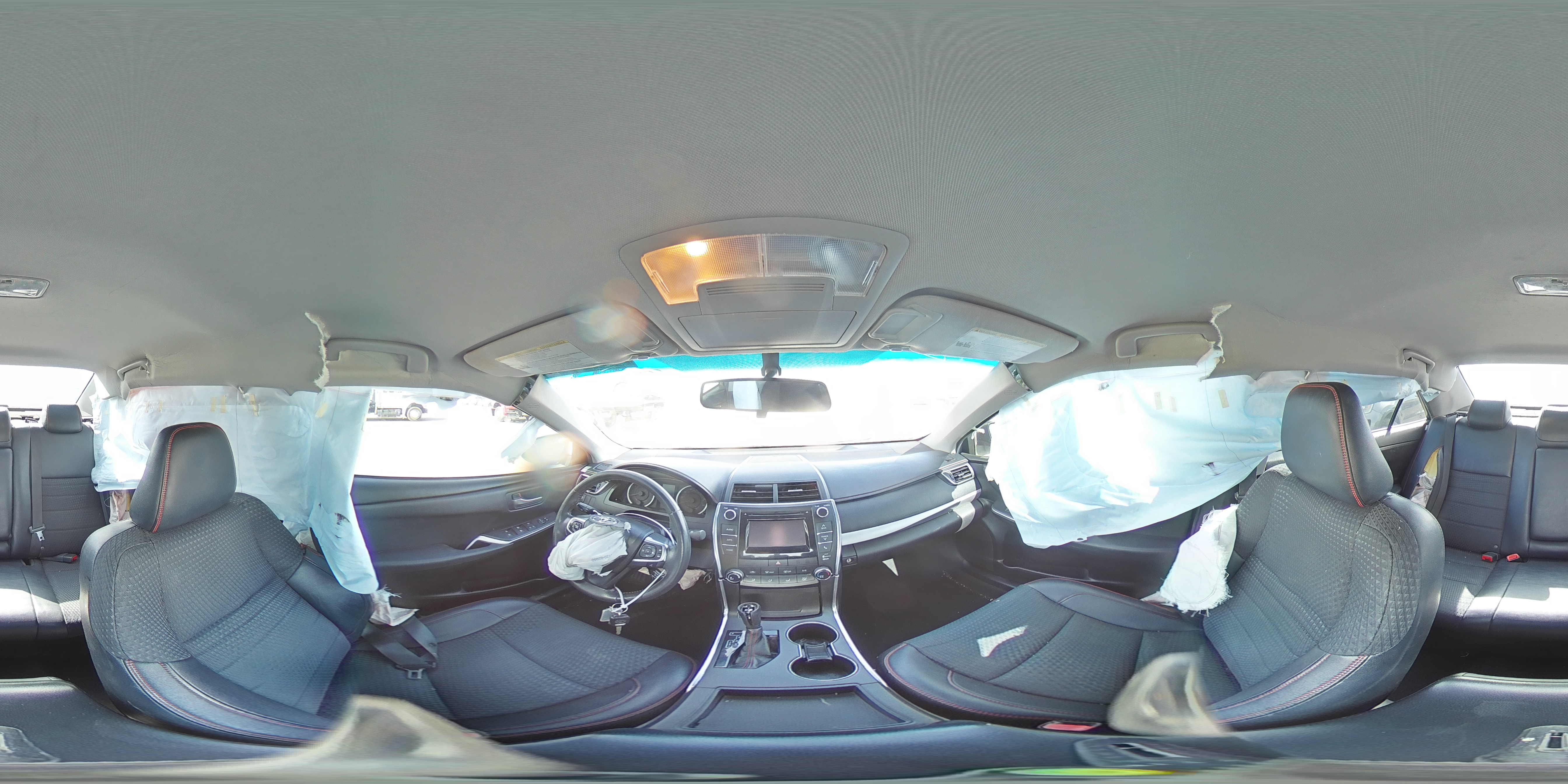 2015 Toyota Camry - Image 13