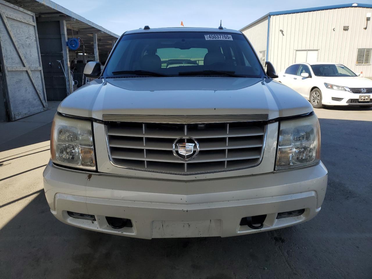 2005 Cadillac Escalade - Image 5