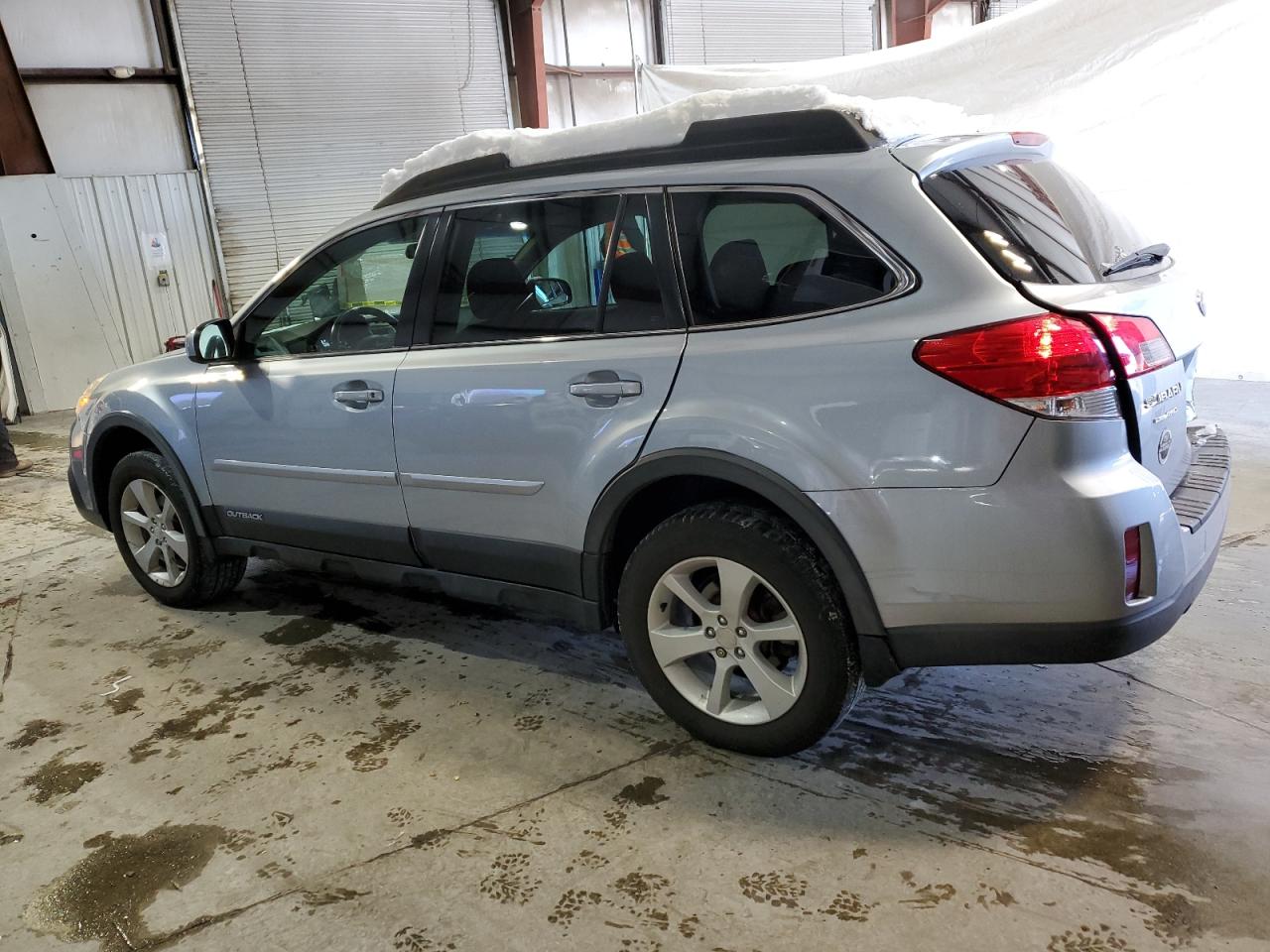 2014 Subaru Outback - Image 2