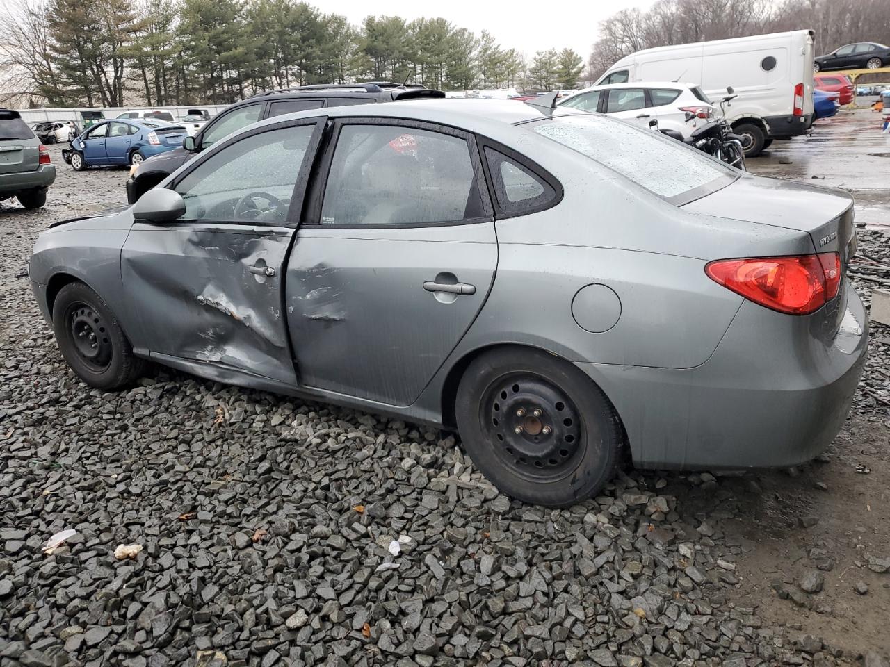 2009 Hyundai Elantra - Image 2