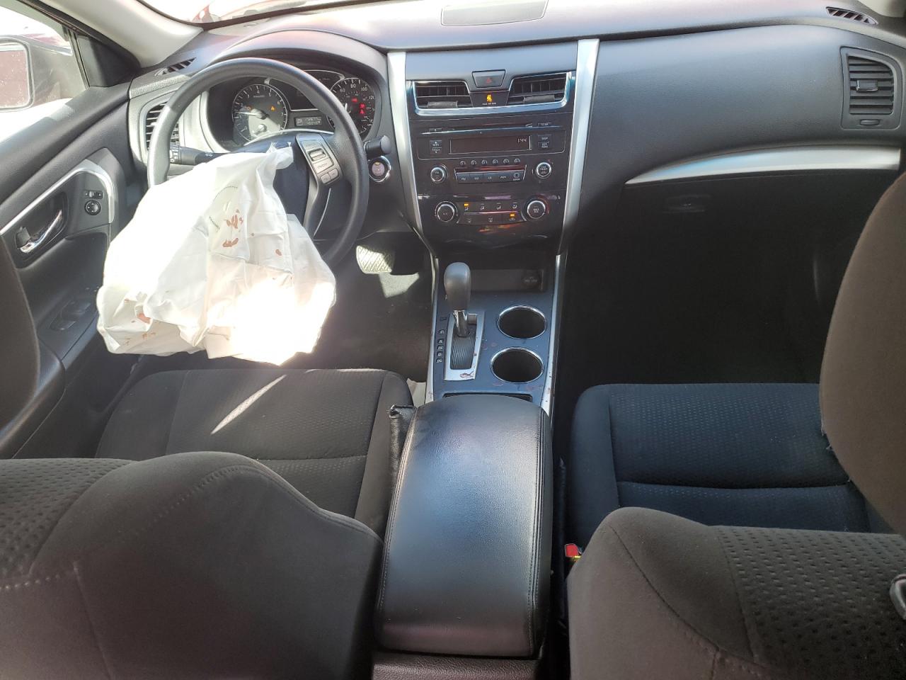 2015 Nissan Altima - Image 8