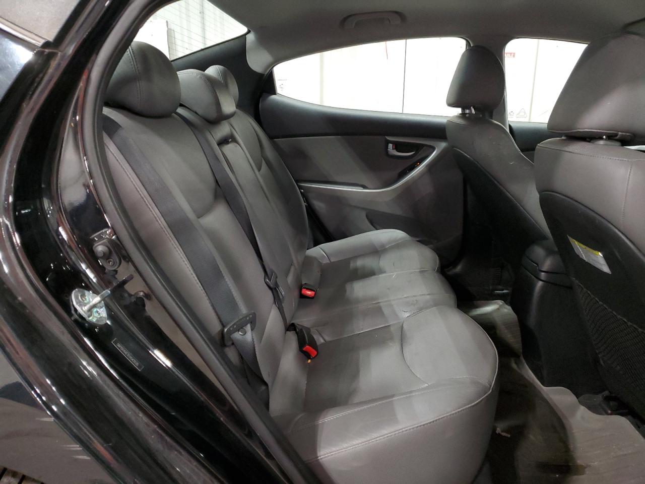 2014 Hyundai Elantra - Image 10