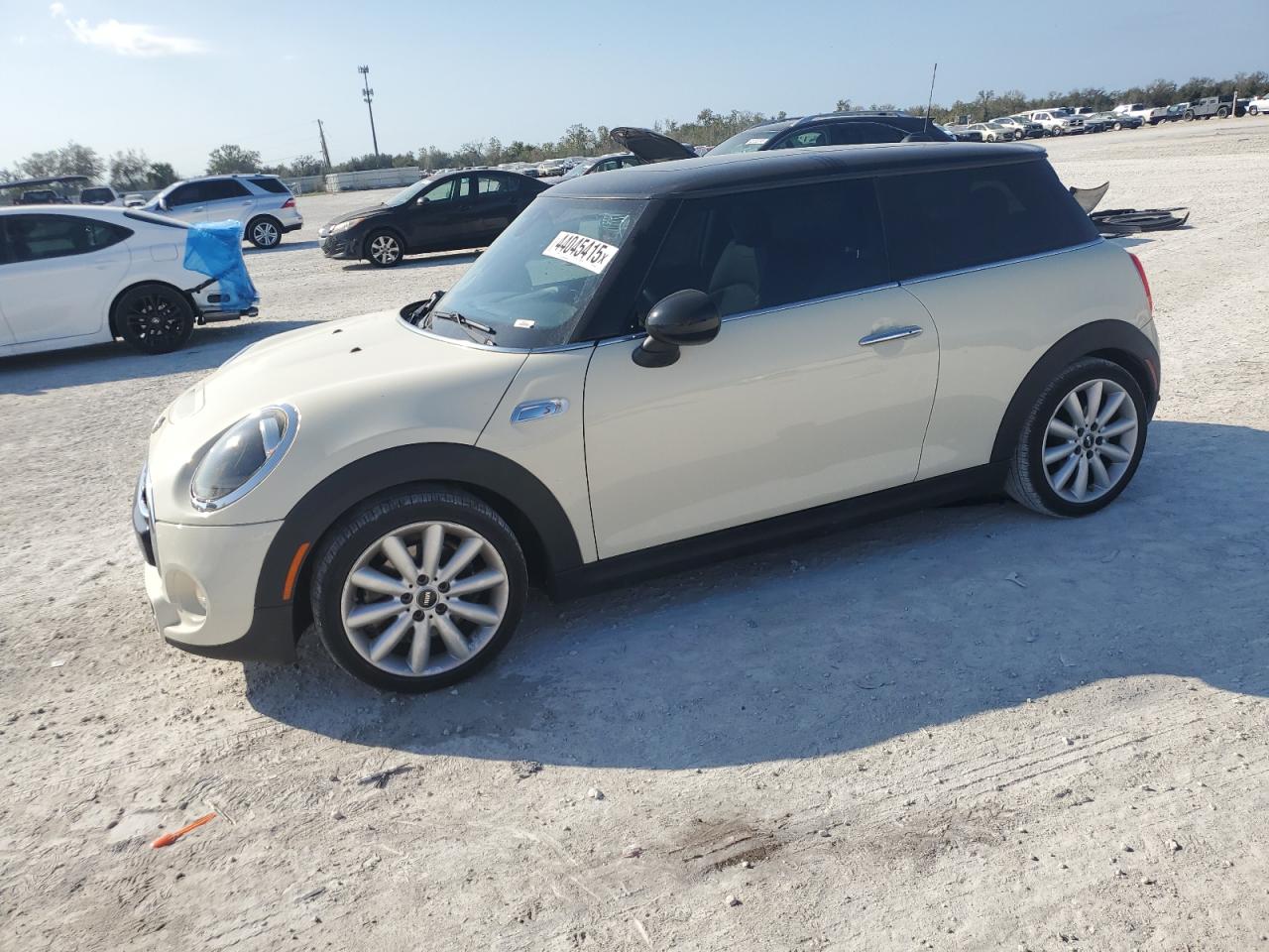 2019 MINI Cooper - Image 1
