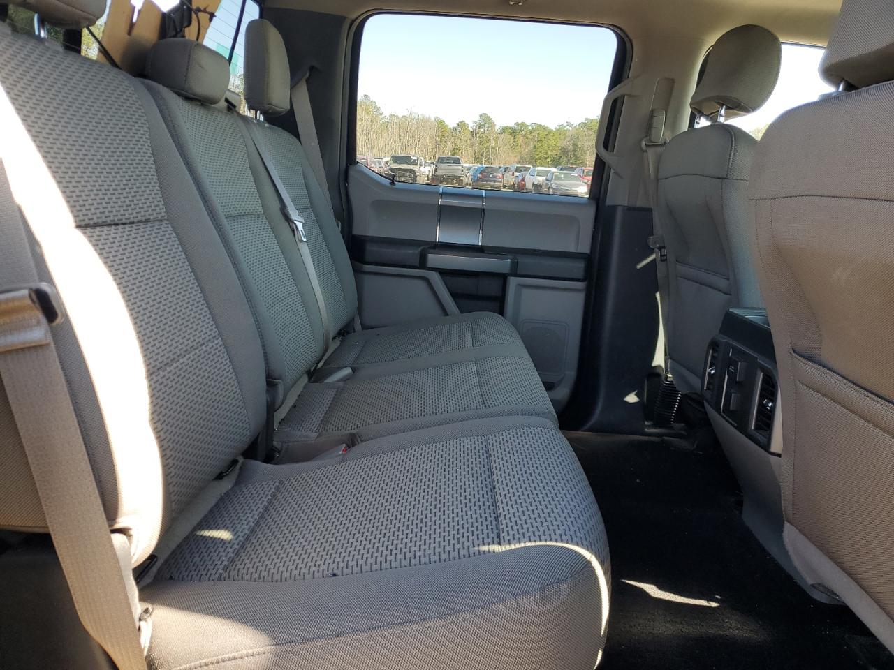 2015 Ford F-150 - Image 11
