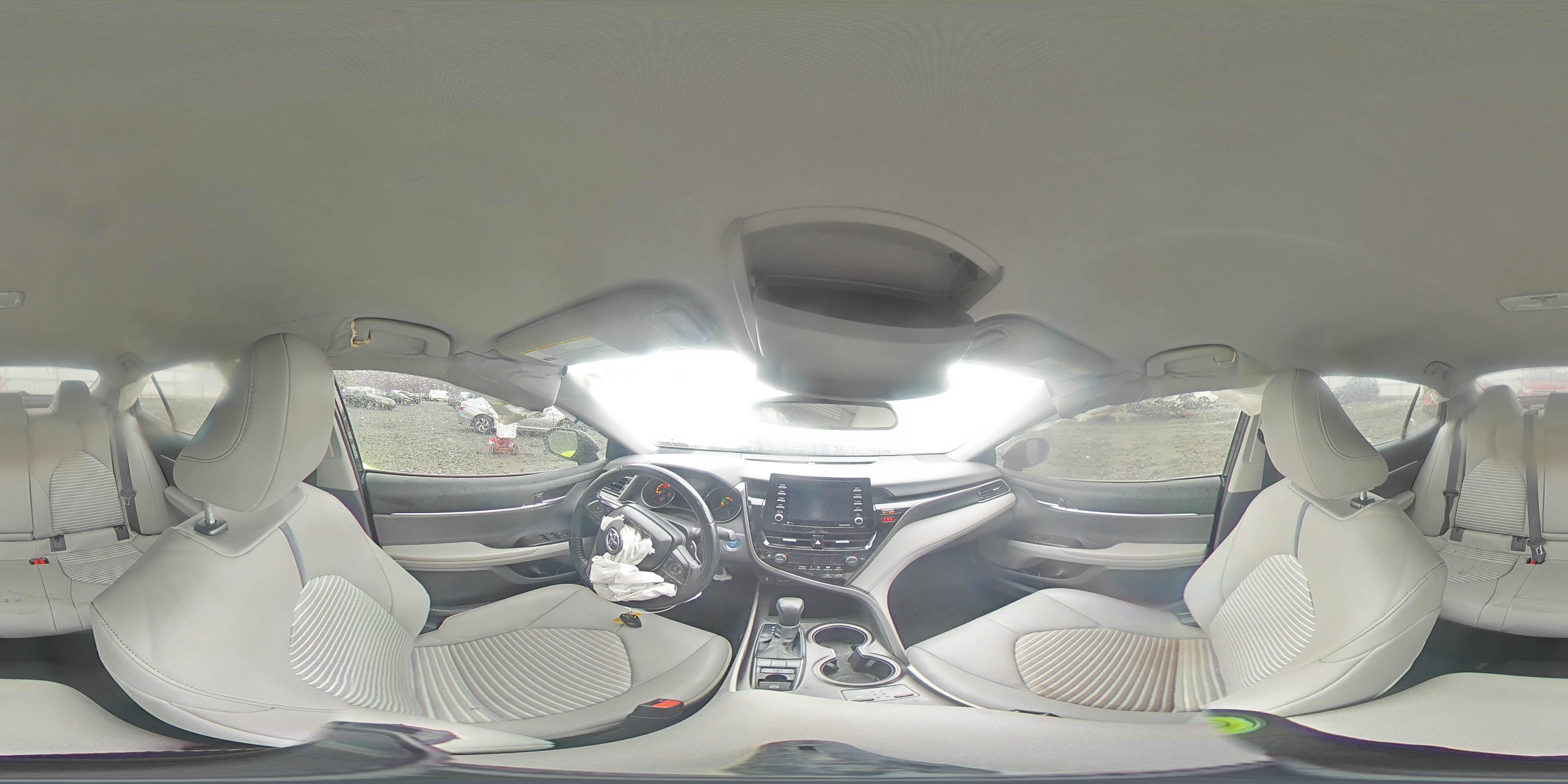 2022 Toyota Camry - Image 13