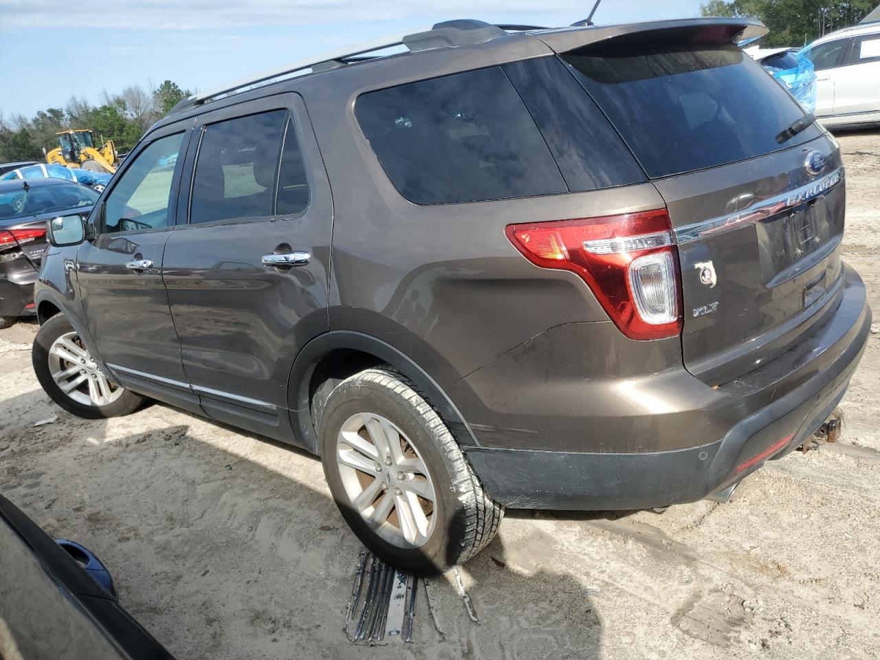 2015 Ford Explorer - Image 2