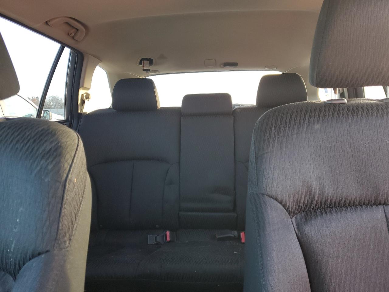 2011 Subaru Outback - Image 10