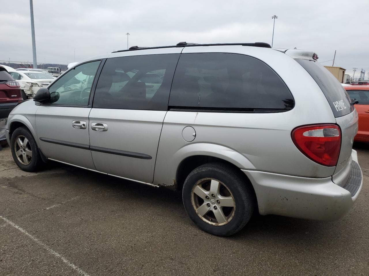2003 Dodge Caravan - Image 2