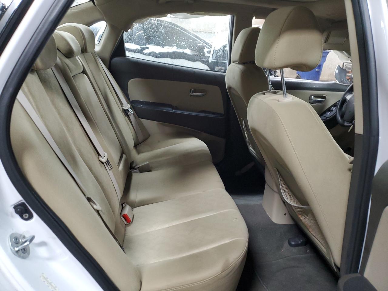 2010 Hyundai Elantra - Image 10