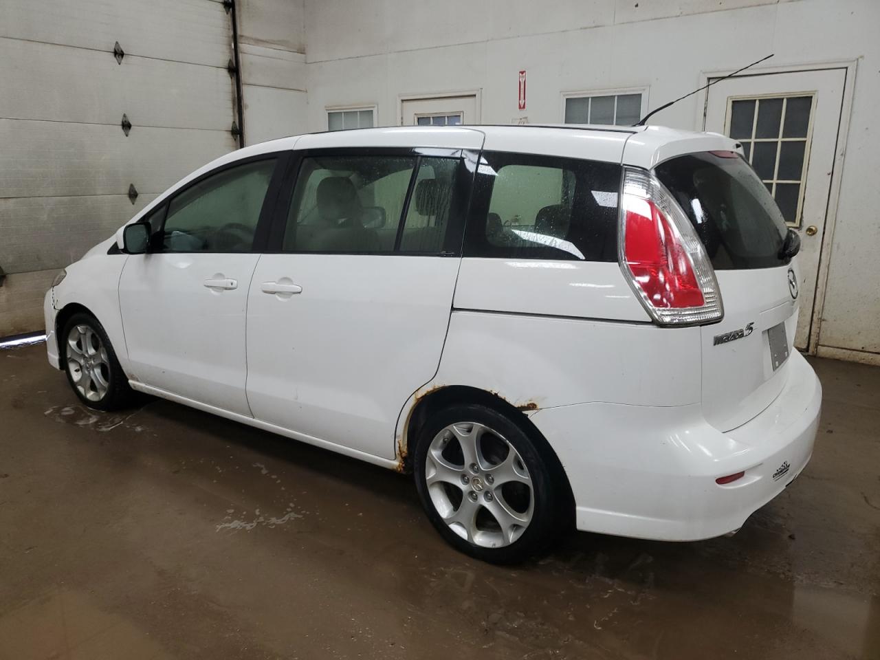 2010 Mazda 5 - Image 2