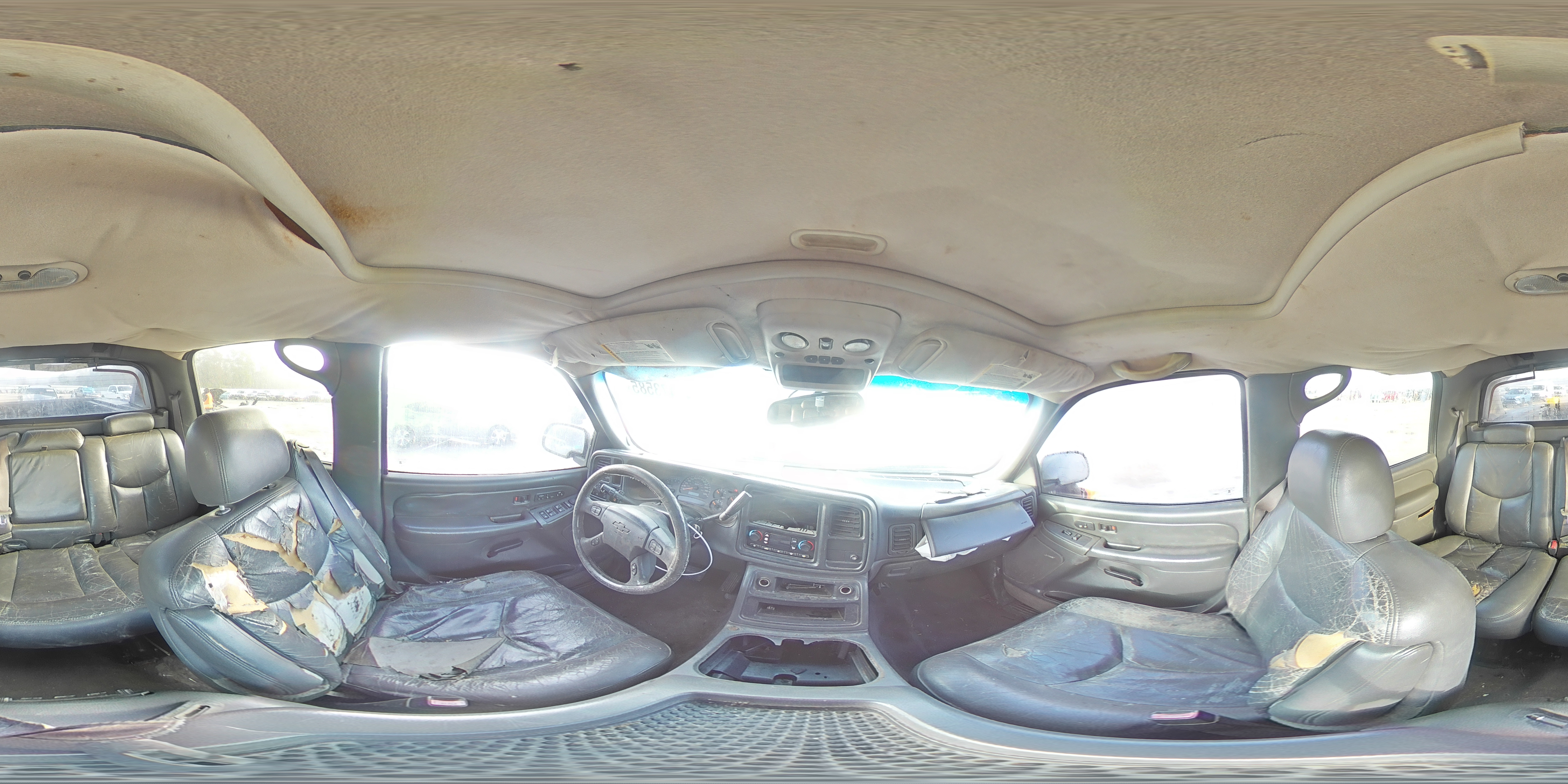 2004 Chevrolet Avalanche - Image 13