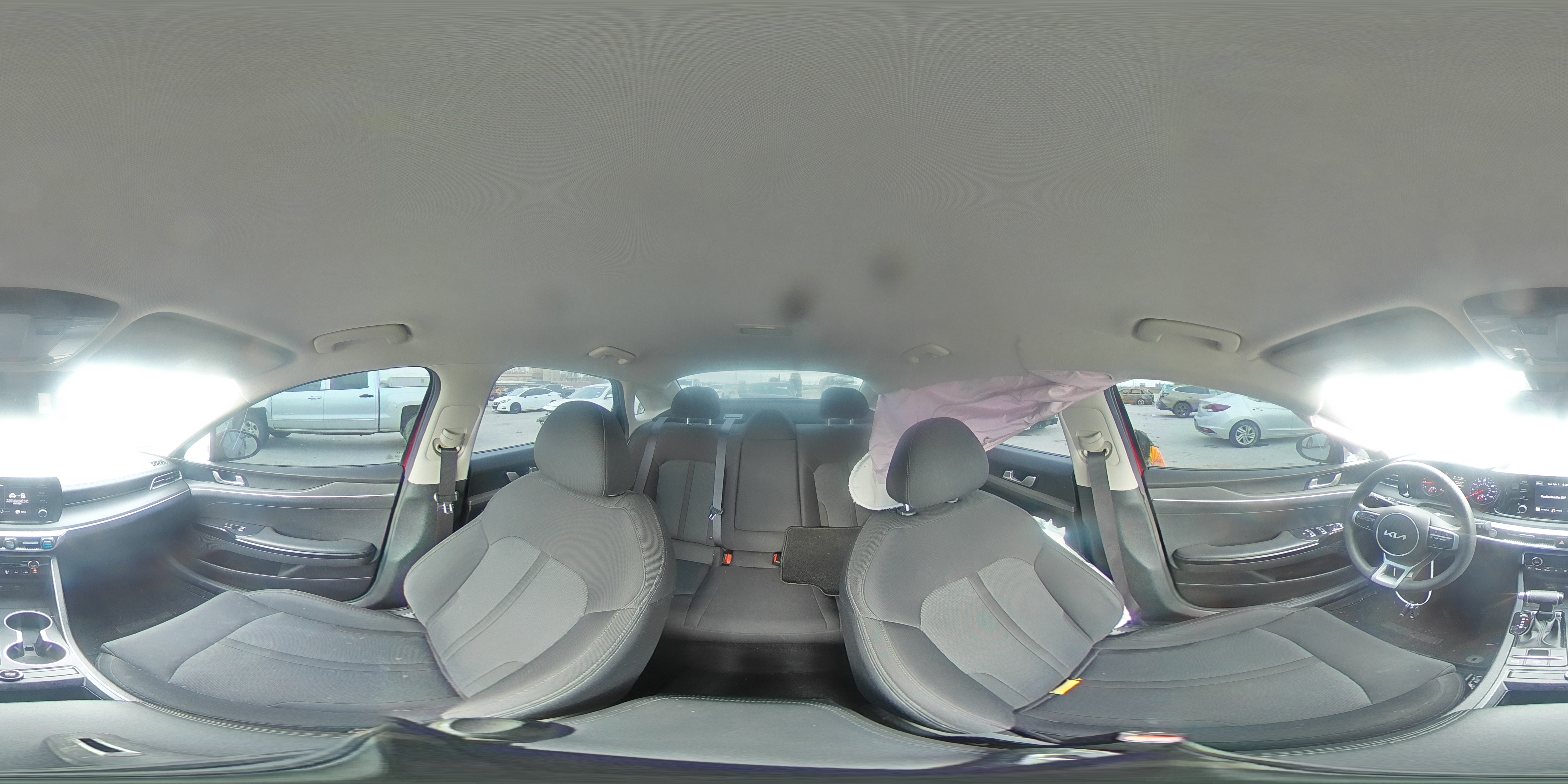 2022 Kia K5 - Image 12