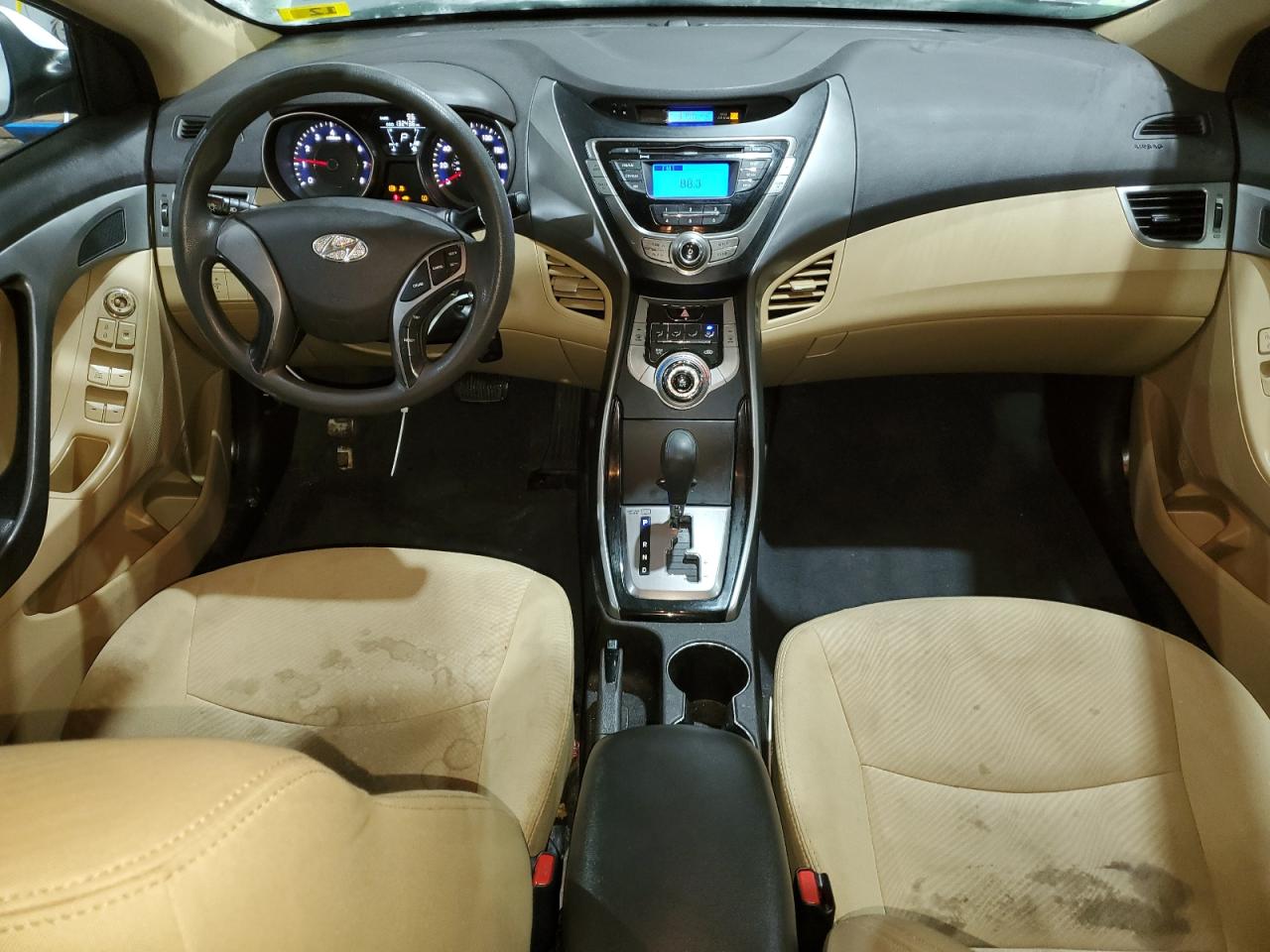 2013 Hyundai Elantra - Image 8