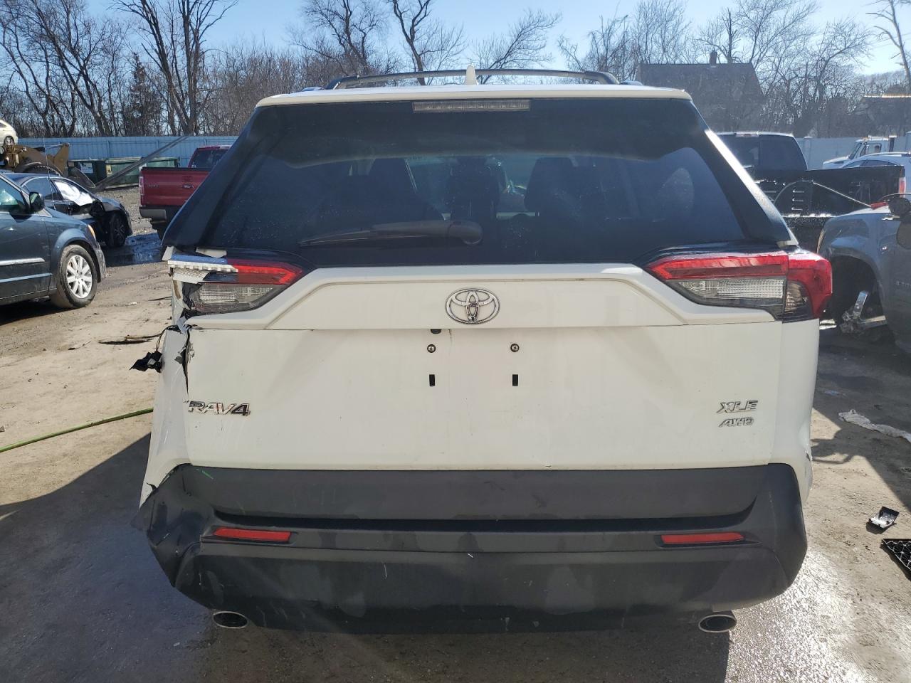 2019 Toyota RAV 4 - Image 6