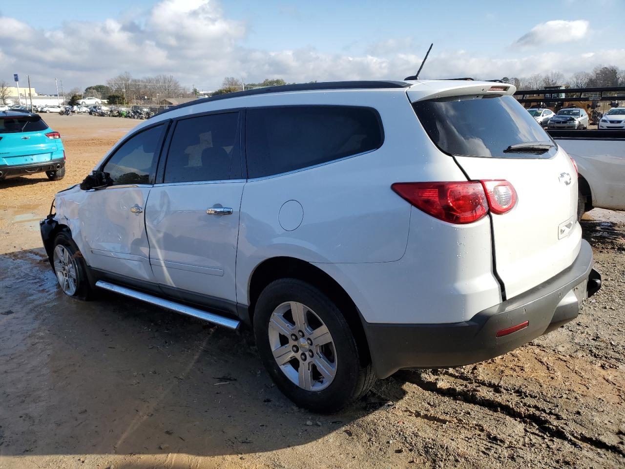 2010 Chevrolet Traverse - Image 2