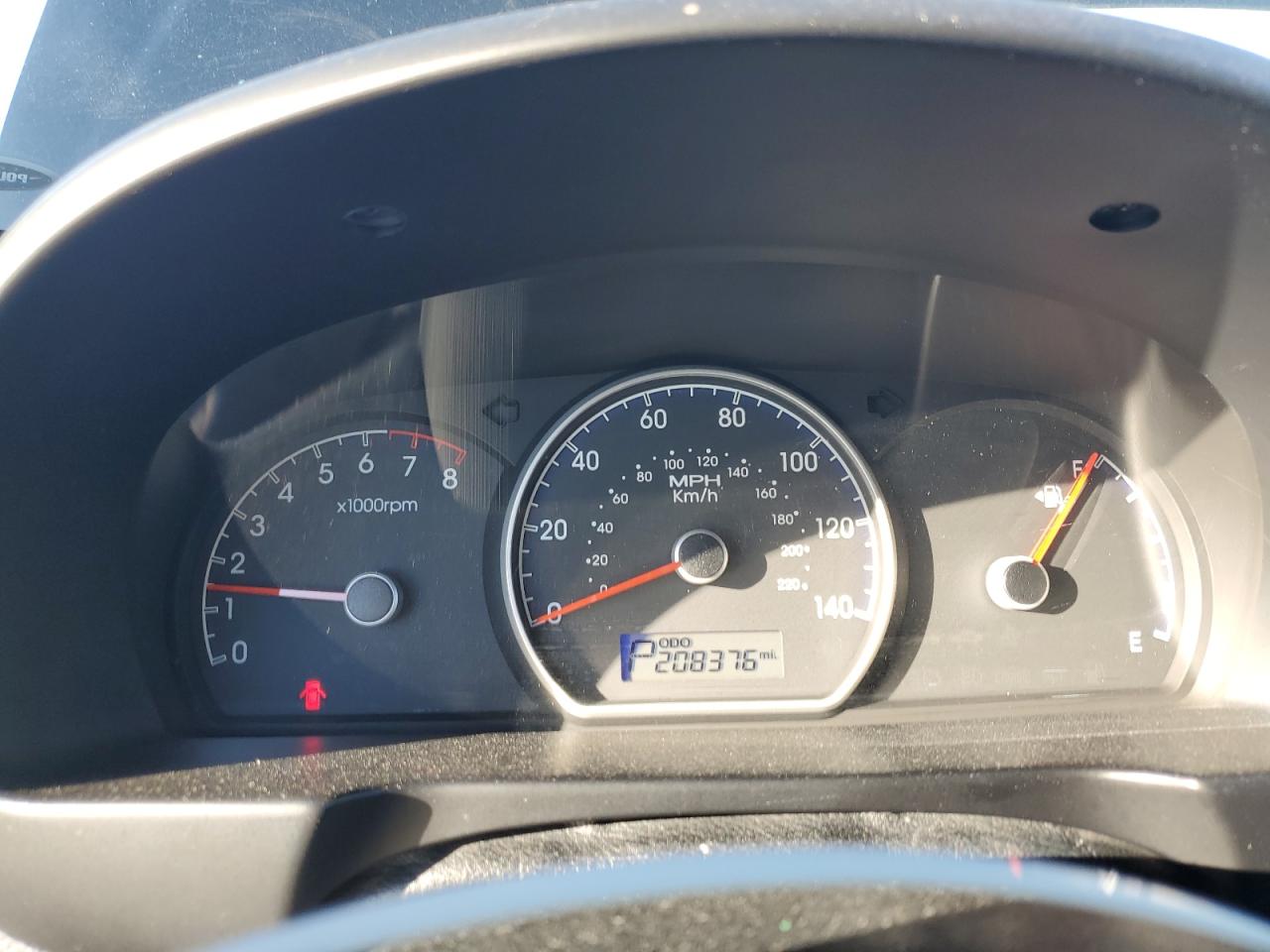 2010 Hyundai Elantra - Image 9