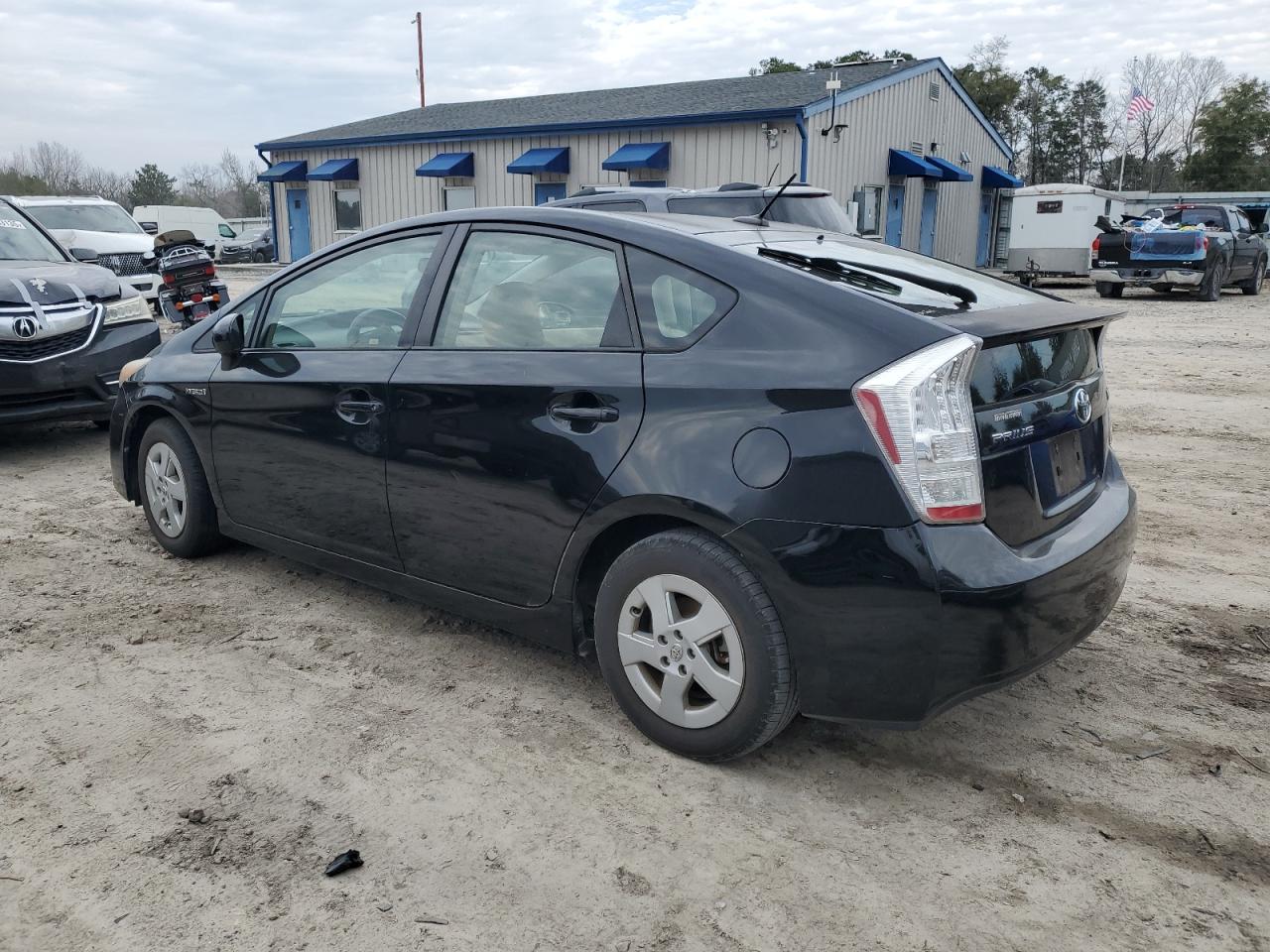2011 Toyota Prius - Image 2