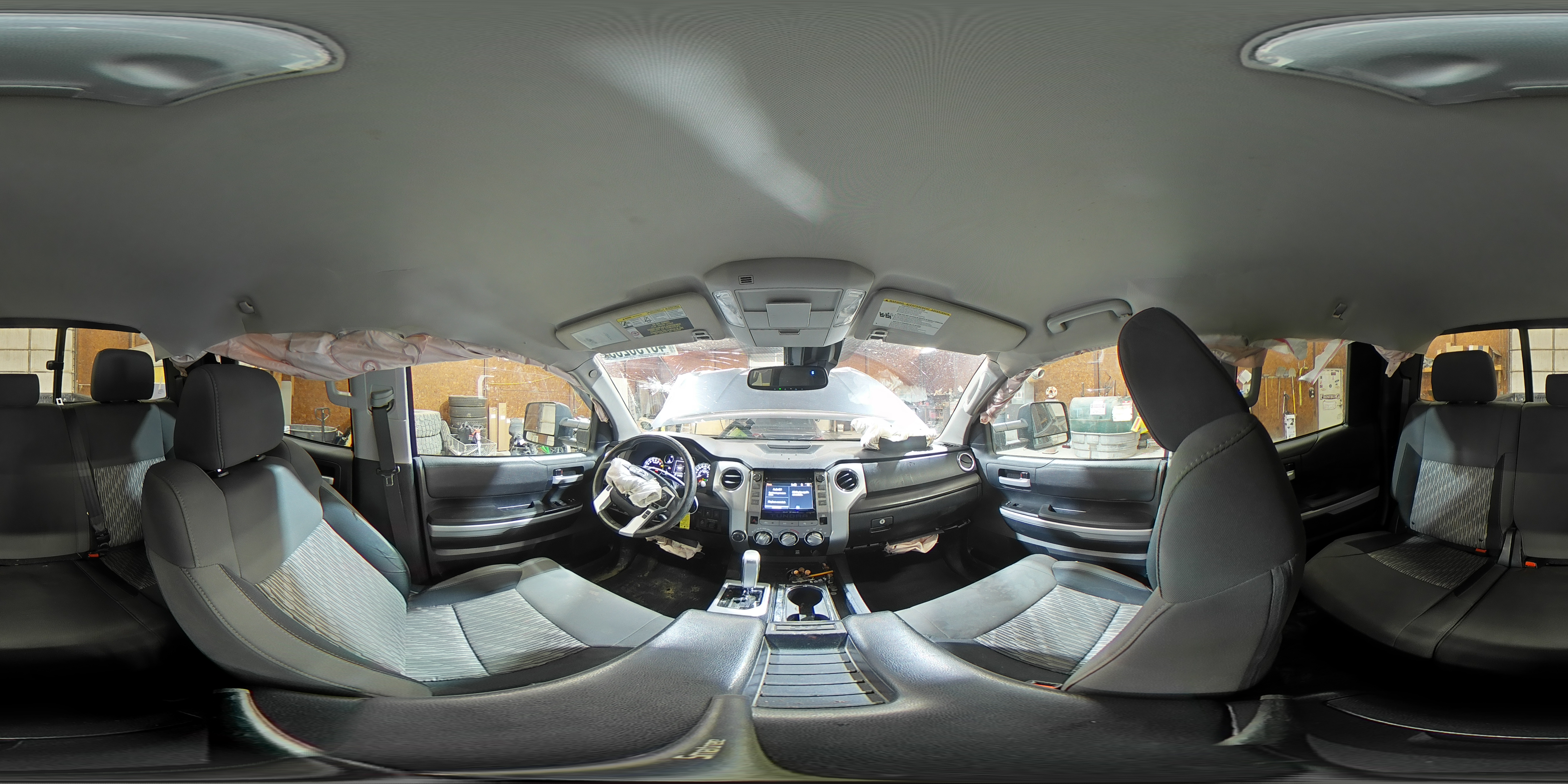 2018 Toyota Tundra - Image 13