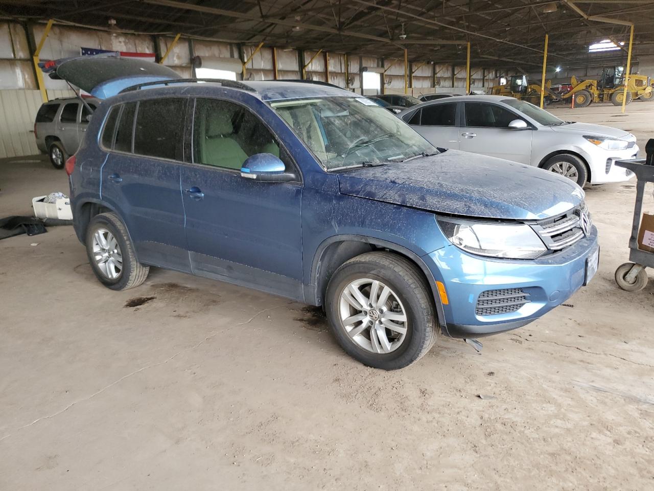 2017 Volkswagen Tiguan - Image 4