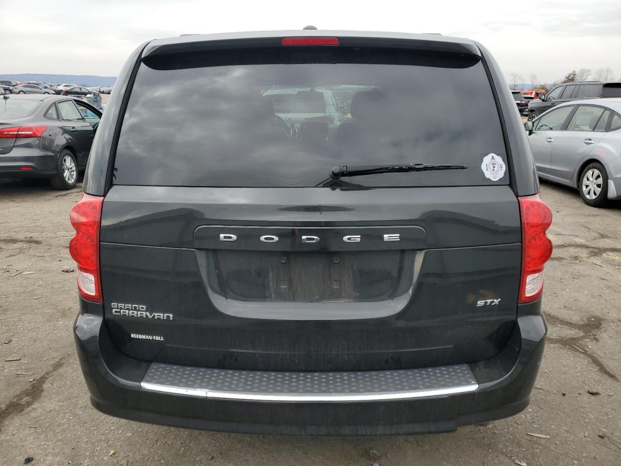 2017 Dodge Caravan - Image 6