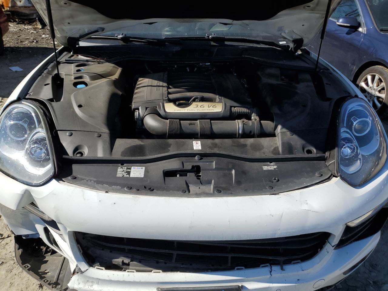 2016 Porsche Cayenne - Image 12
