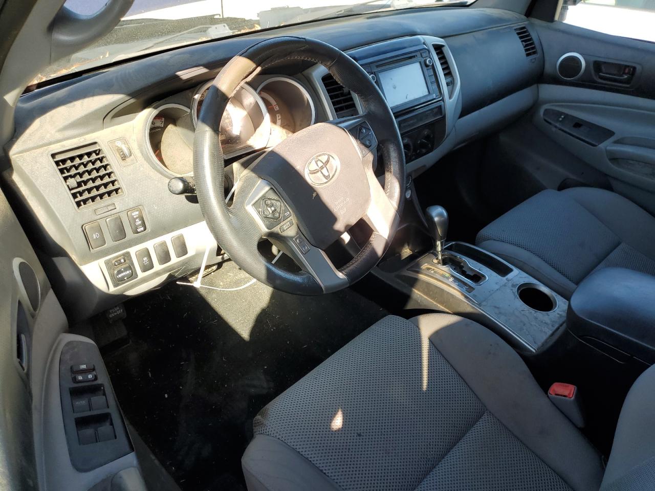 2015 Toyota Tacoma - Image 8