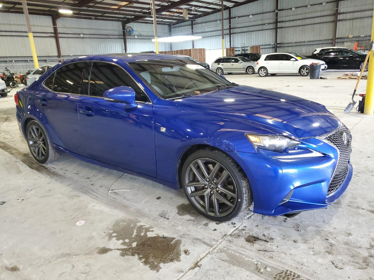 2016 Lexus IS - Image 4