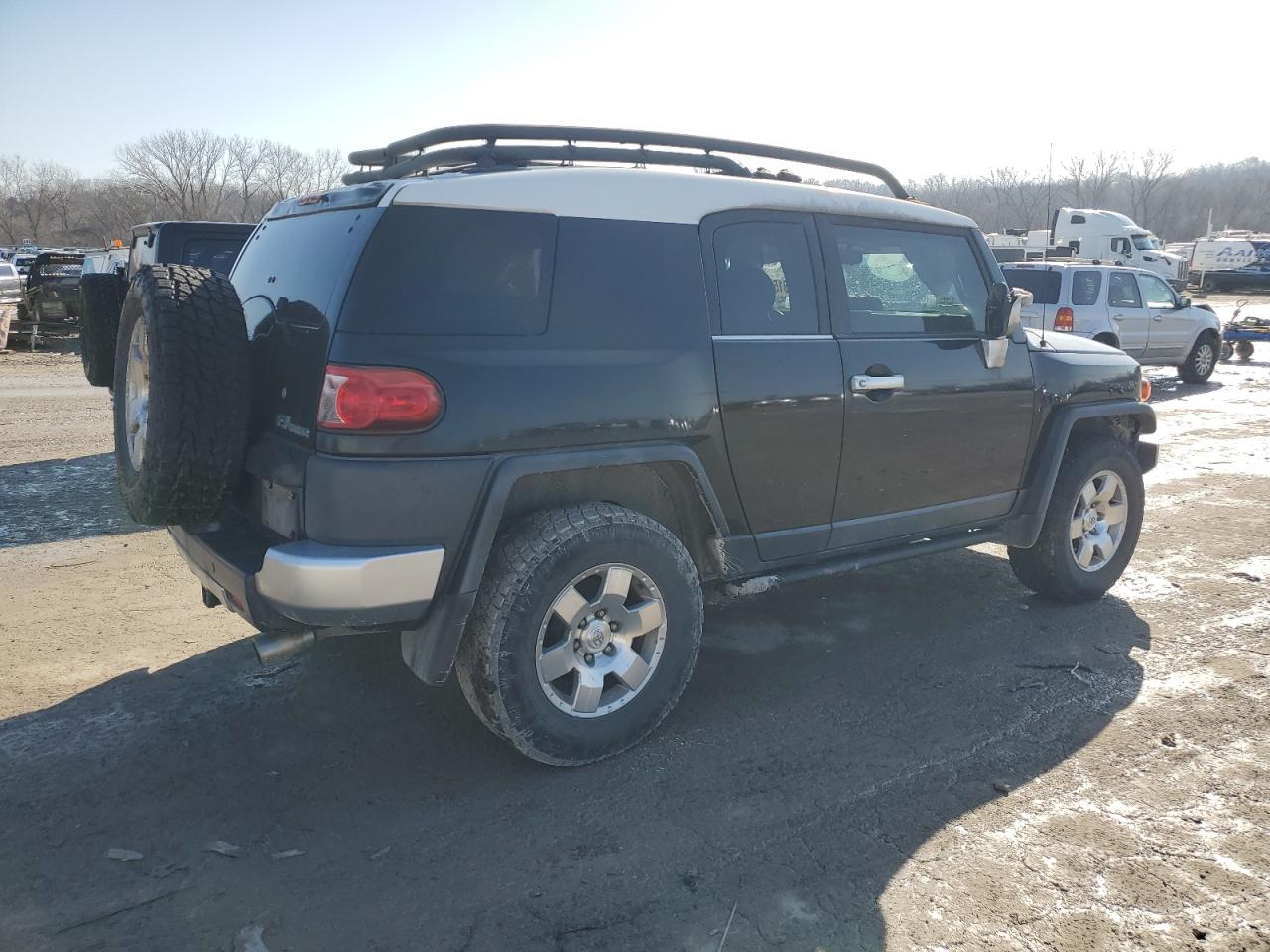 2007 Toyota FJ Cruiser - Image 3