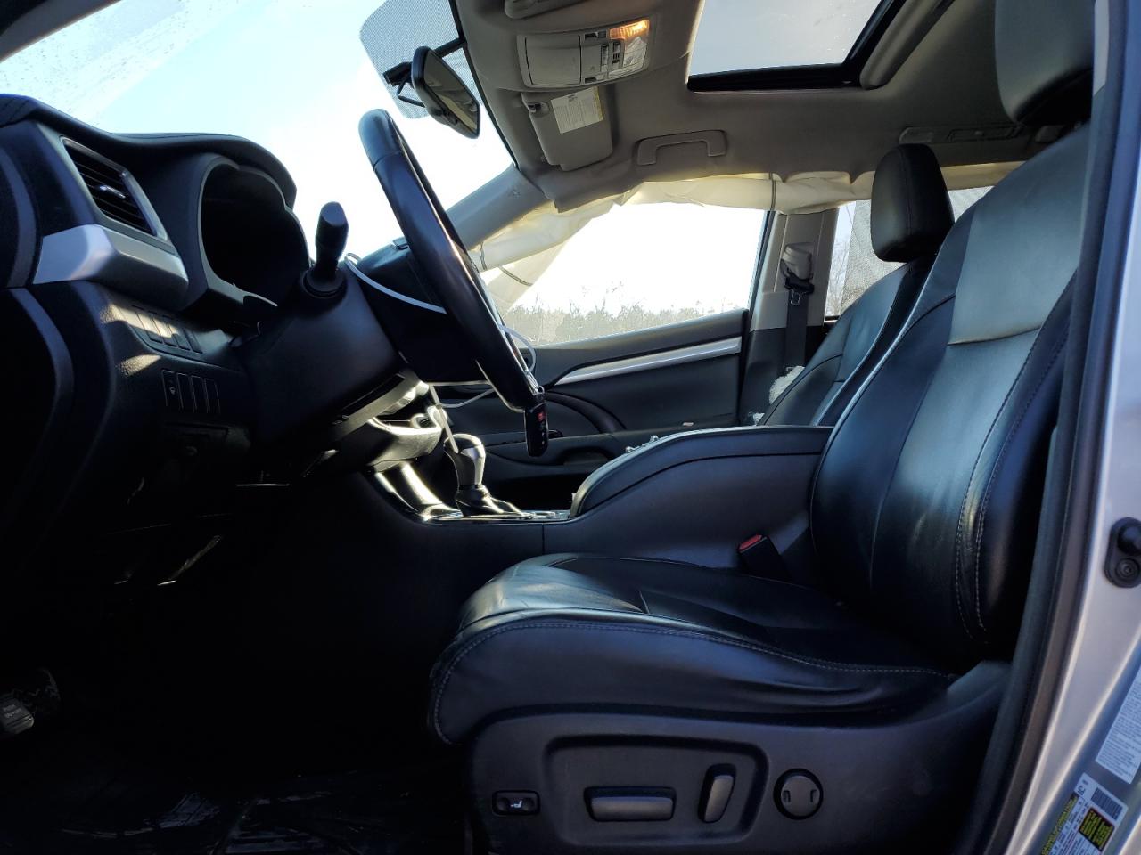 2015 Toyota Highlander - Image 7