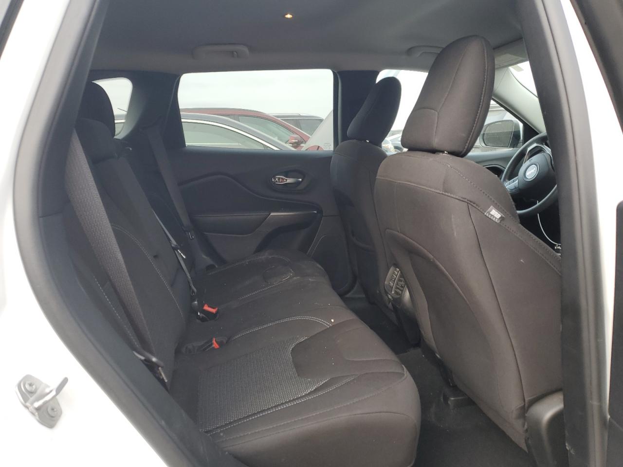 2020 Jeep Grand Cherokee - Image 10