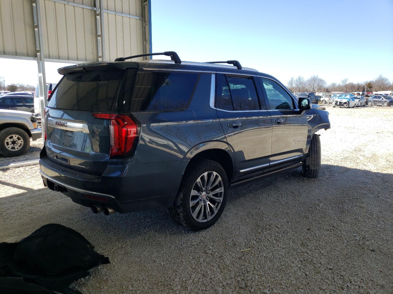 2021 GMC Yukon - Image 3