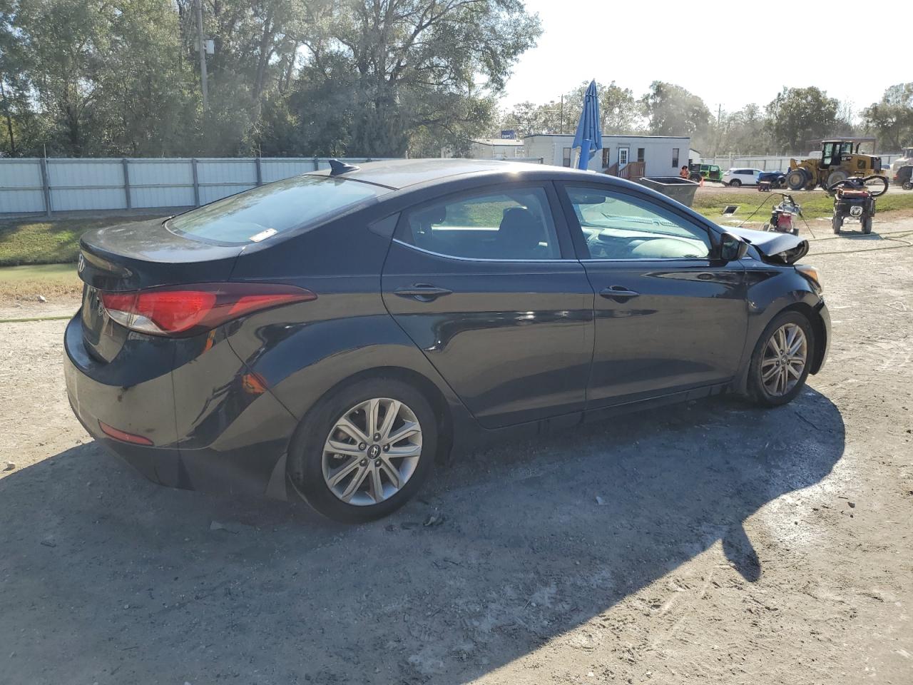 2015 Hyundai Elantra - Image 3