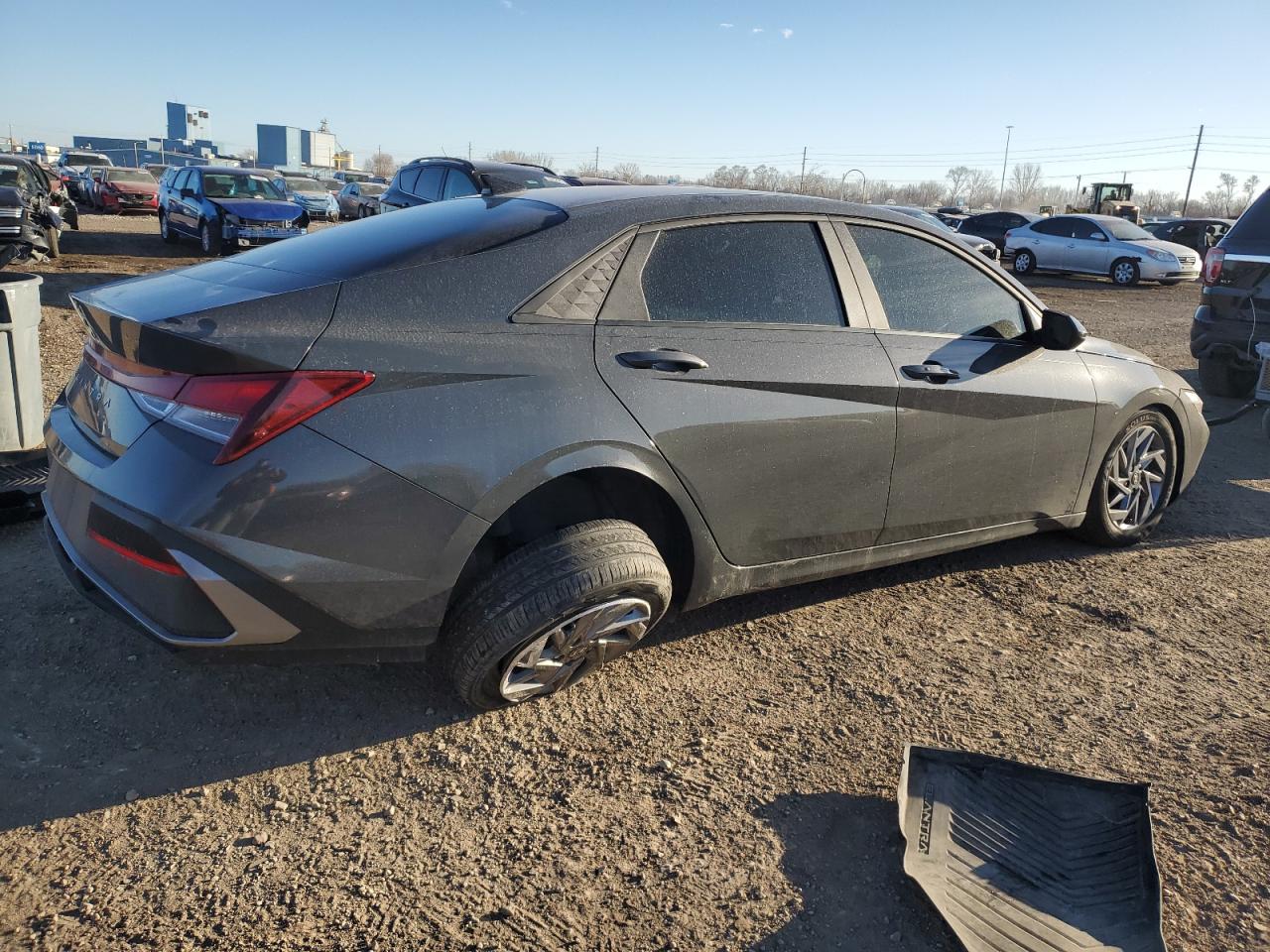 2024 Hyundai Elantra - Image 3