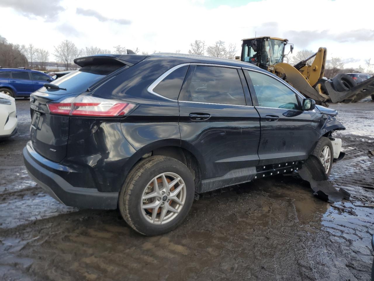 2023 Ford Edge - Image 3