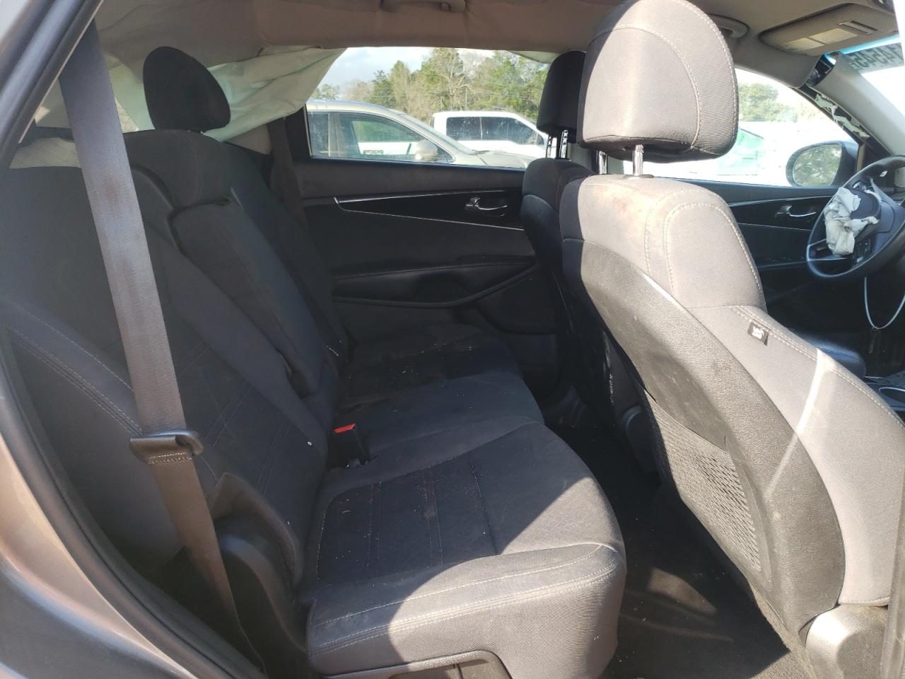 2017 Kia Sorento - Image 11