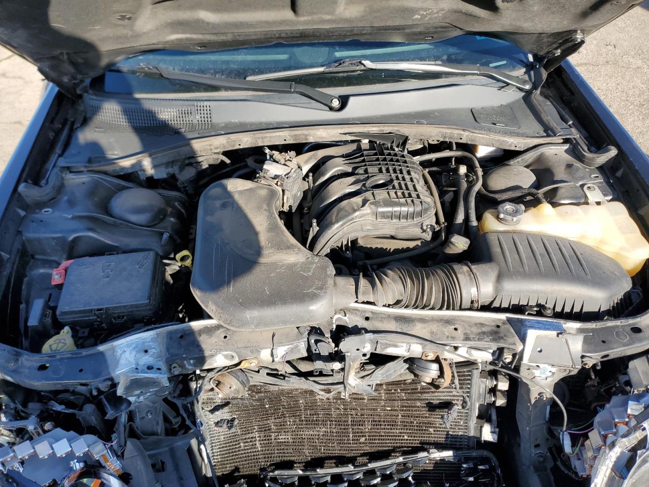2018 Chrysler 300 - Image 11