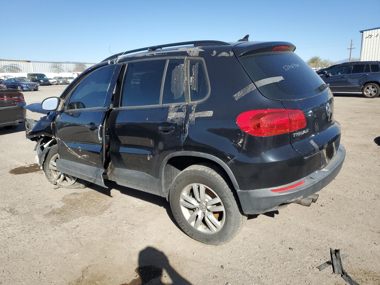 2017 Volkswagen Tiguan - Image 2