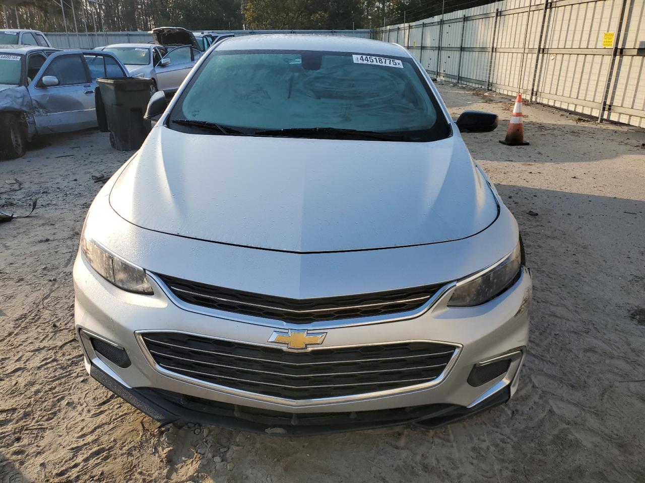 2017 Chevrolet Malibu - Image 5