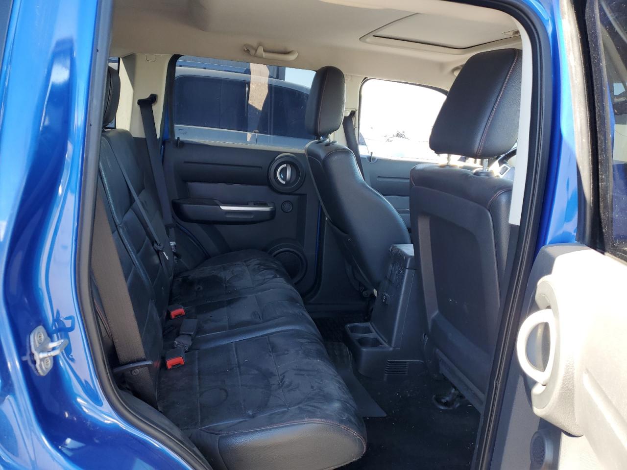 2008 Dodge Nitro - Image 10