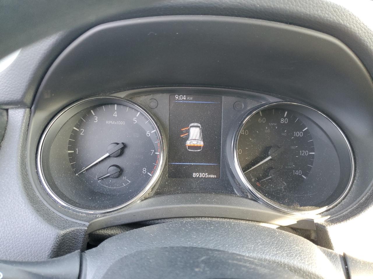 2018 Nissan Rogue - Image 9