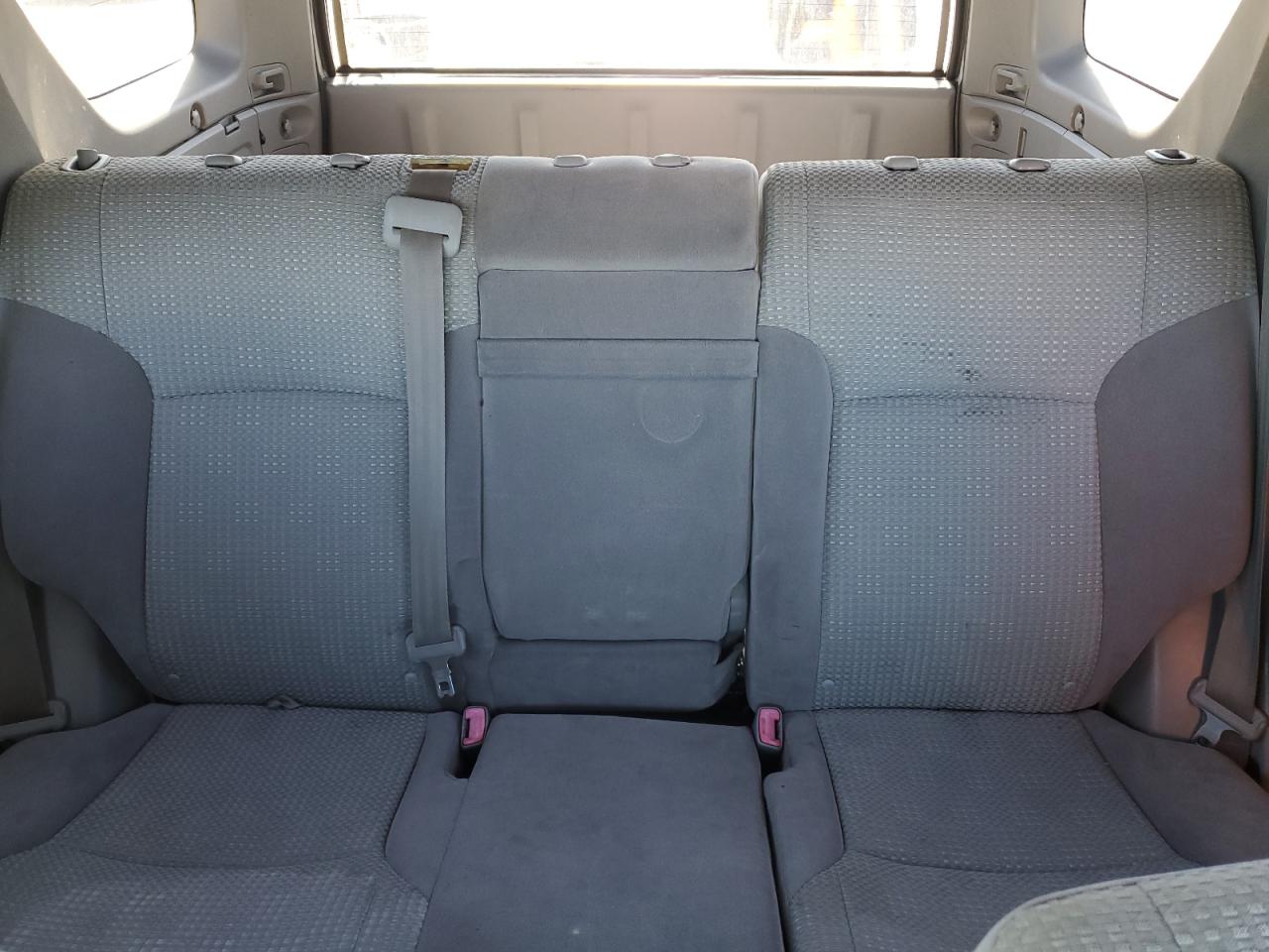 2005 Toyota 4Runner - Image 10